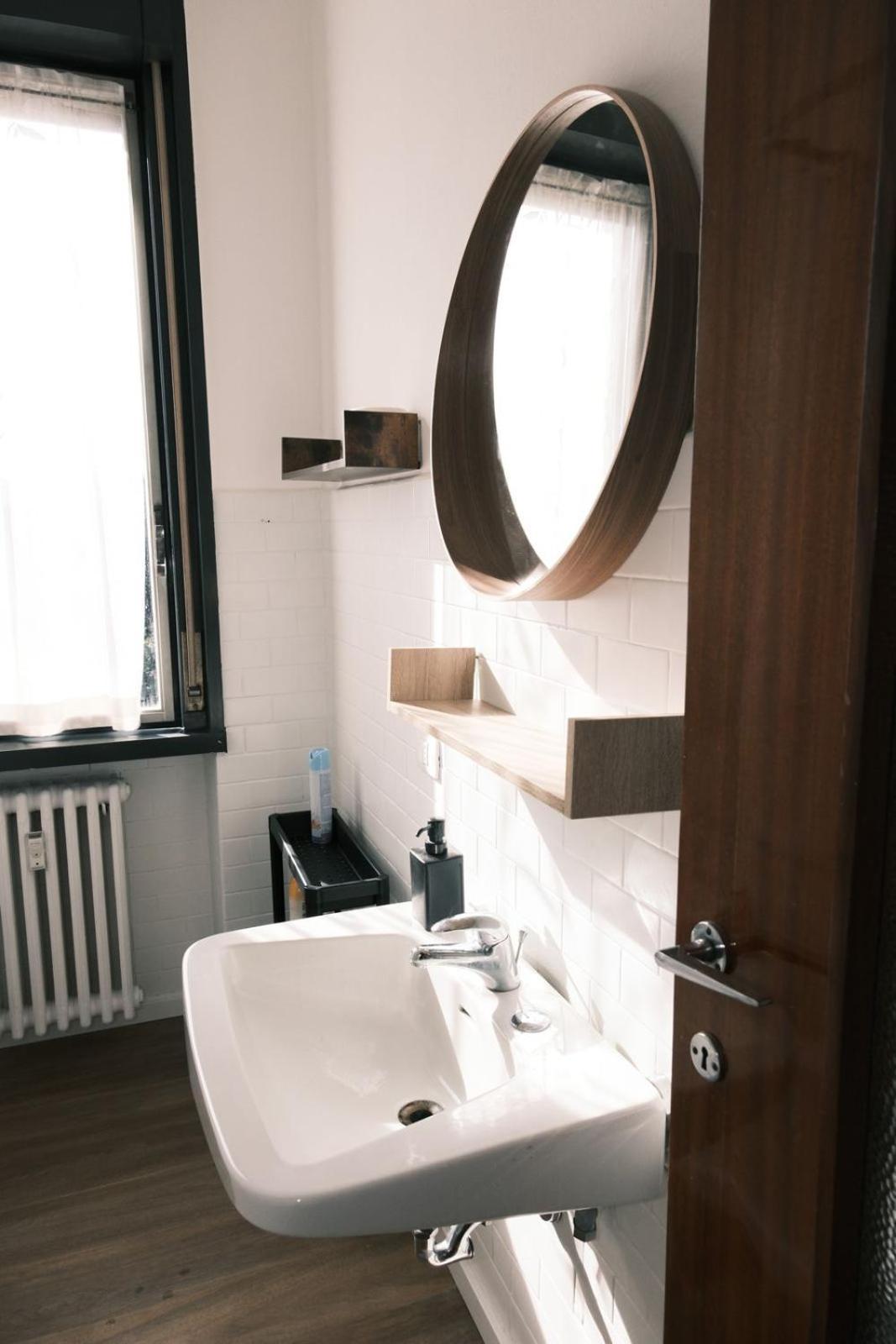 Studio With Lake And Montains Views Free Parking Luino Esterno foto